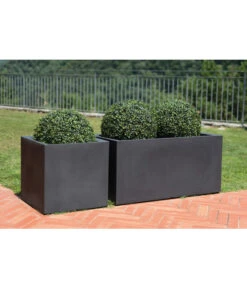 Farmet Kunststoff-Pflanzkübel Atlantis, Doppelwandig Mit Bewässerungssystem, Dunkelanthrazit -Garten Umfassend Geschäft 4110029 WE DE 002 ATLANTISRechteckigerDoppelwandigerPflanzkuebel39x39x39cmhochmitBewaesserungssystemDUNKELANTHRAZIT